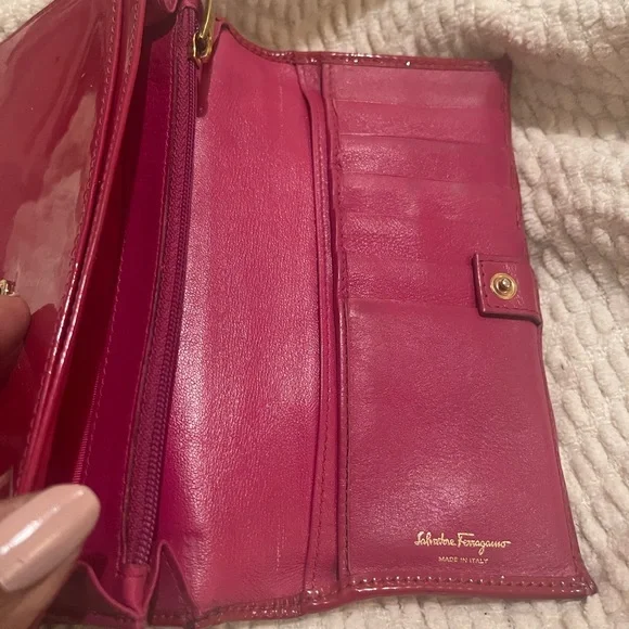 Salvatore Ferragamo Res Wallet - Picture 8 of 10